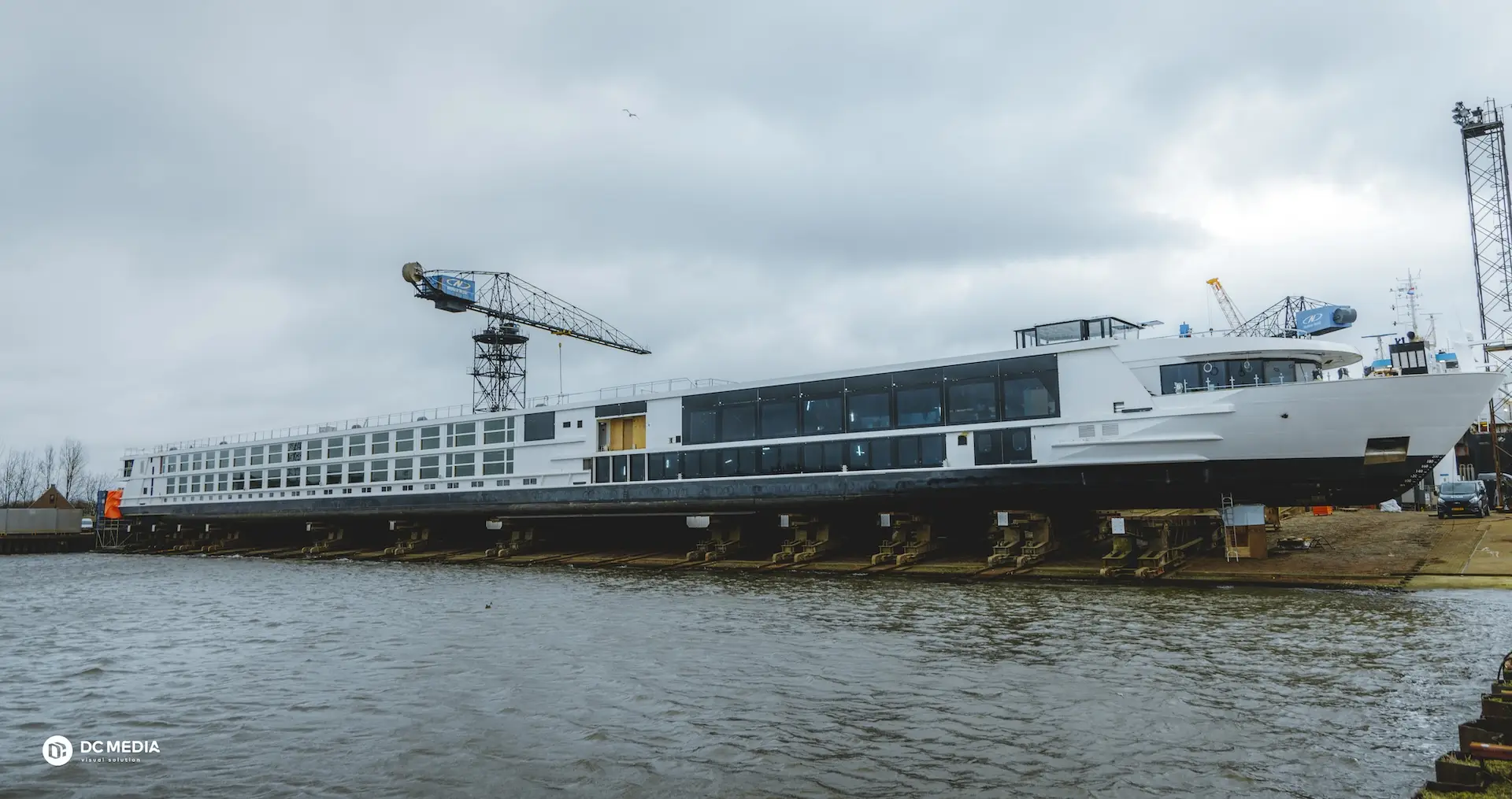 VAN LOON - 1